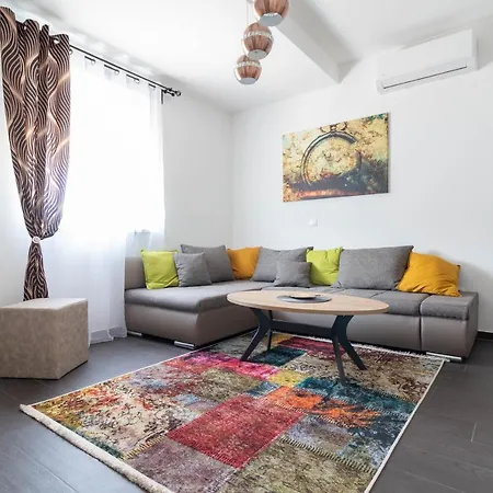 Martina In - By Ta Leut Agency Appartement