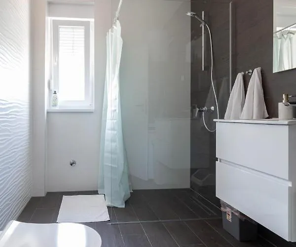 Apartment Martina In - By Ta Leut Agency