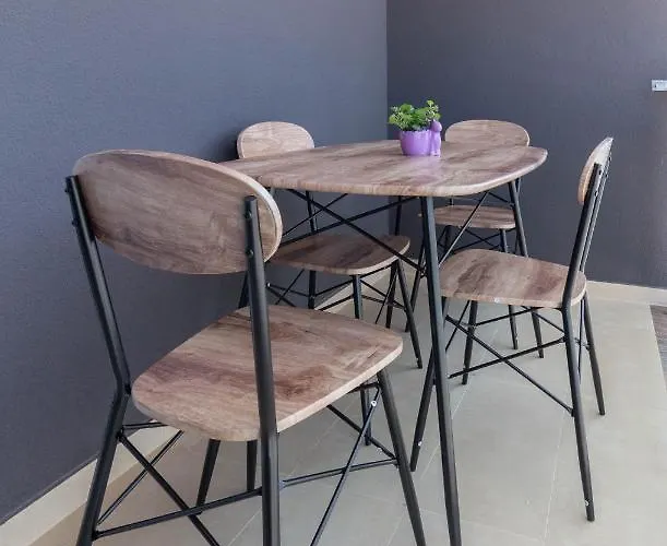 Martina In - By Ta Leut Agency * Privlaka (Zadar)