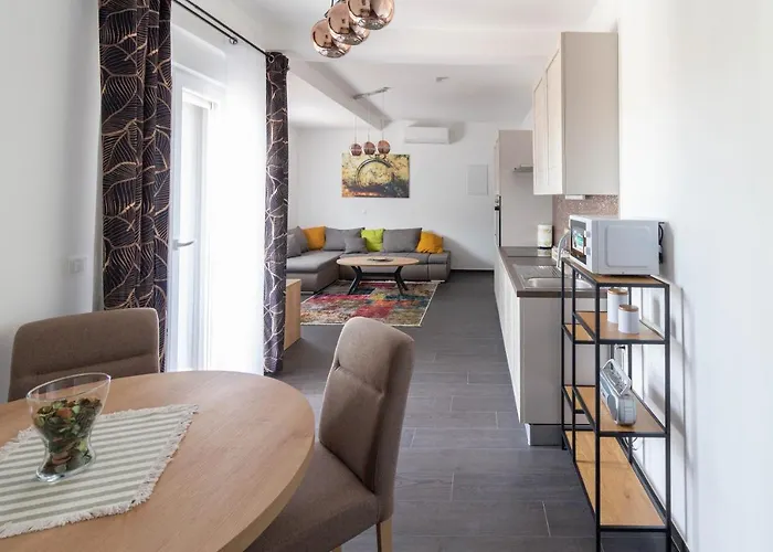 Martina In - By Ta Leut Agency *