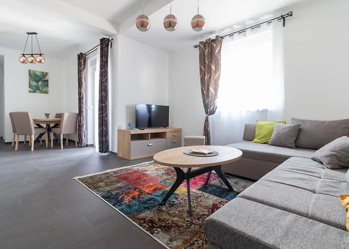 Martina In - By Ta Leut Agency * Privlaka (Zadar)