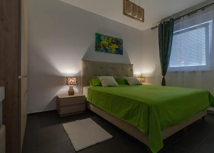 Martina In - By Ta Leut Agency Apartment